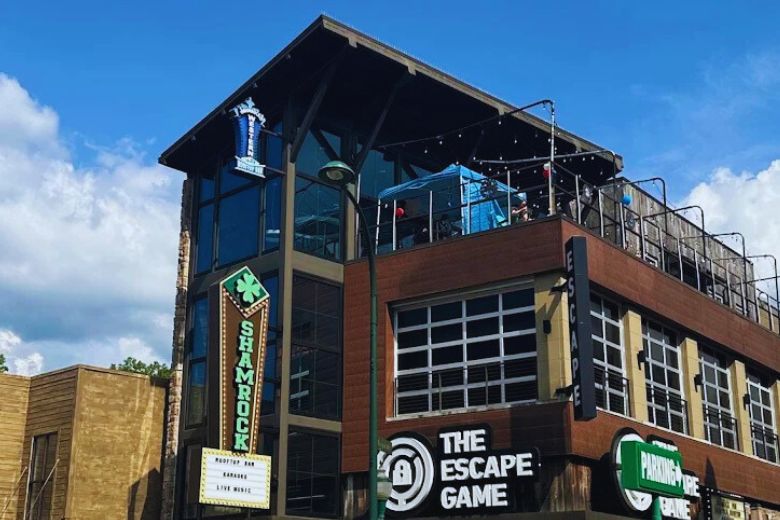 Top 4 Rooftop Bars in Gatlinburg